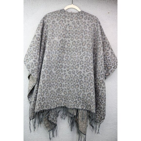 Woolrich One Size Soft Leopard Fringed Shawl-Soft & Cozy - Picture 10 of 14